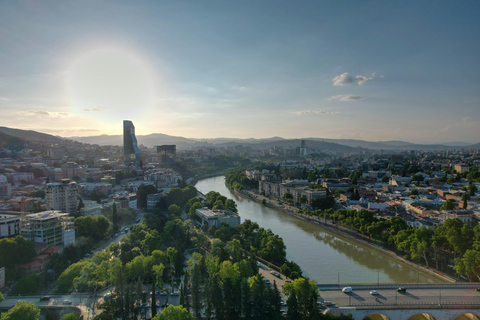 Tbilisi: Excursão a pé sobre gastronomia e cultura com provas e vinhos