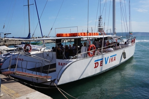 Varna : Croisière de 3 heures sur la mer Noire avec déjeuner et boissons