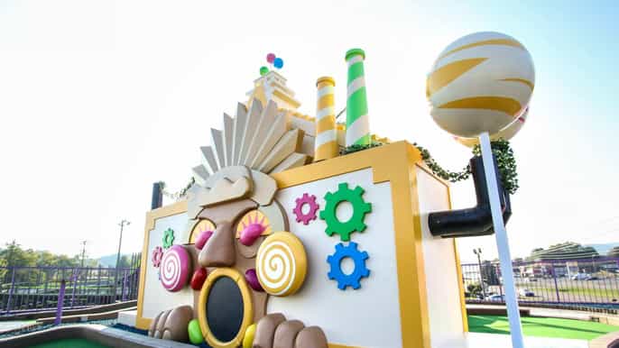 pigeon forge crave minigolf and escape room ticket