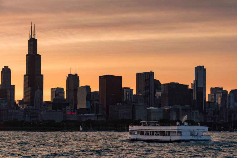 Chicago: 1,5-stündige romantische Sonnenuntergangskreuzfahrt. Foto: GetYourGuide