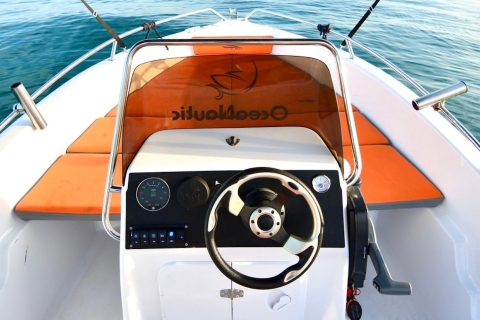 Vanuit Málaga: bootverhuur zonder vaarbewijs in MálagaAlquiler de barco 4 uur