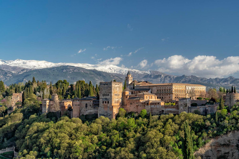 Granada: Express Walk with a Local in 90 minutes