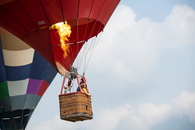 Från Monterrey: Privat ballongflygning med varmluftsballong