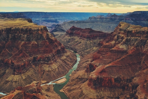 Sedona : visite du Grand Canyon au coucher du soleil avec dînerDépart de Sedona