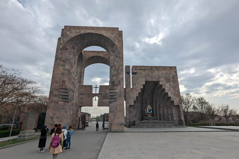 Oświecona Armenia: Eczmiadzin, Khor Virap, Noravank, Areni