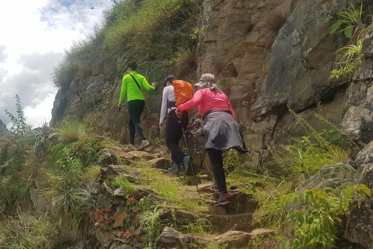 Au départ de Cusco : Trek classique dans la jungle inca avec retour en trainOption 3 jours/2 nuits