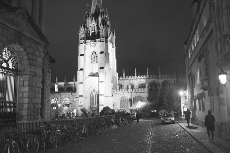 Nieuw: Oxford gekostumeerde spooktocht in karakterOxford: Gekostumeerde spooktocht met speciale gasten