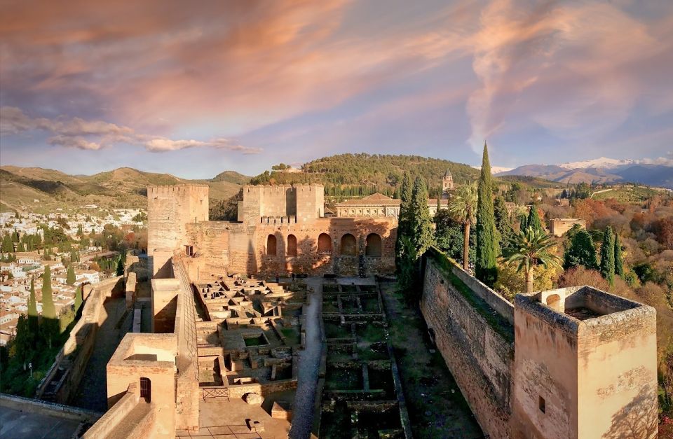 Granada: Alhambra und Nasridenpaläste Private Tour