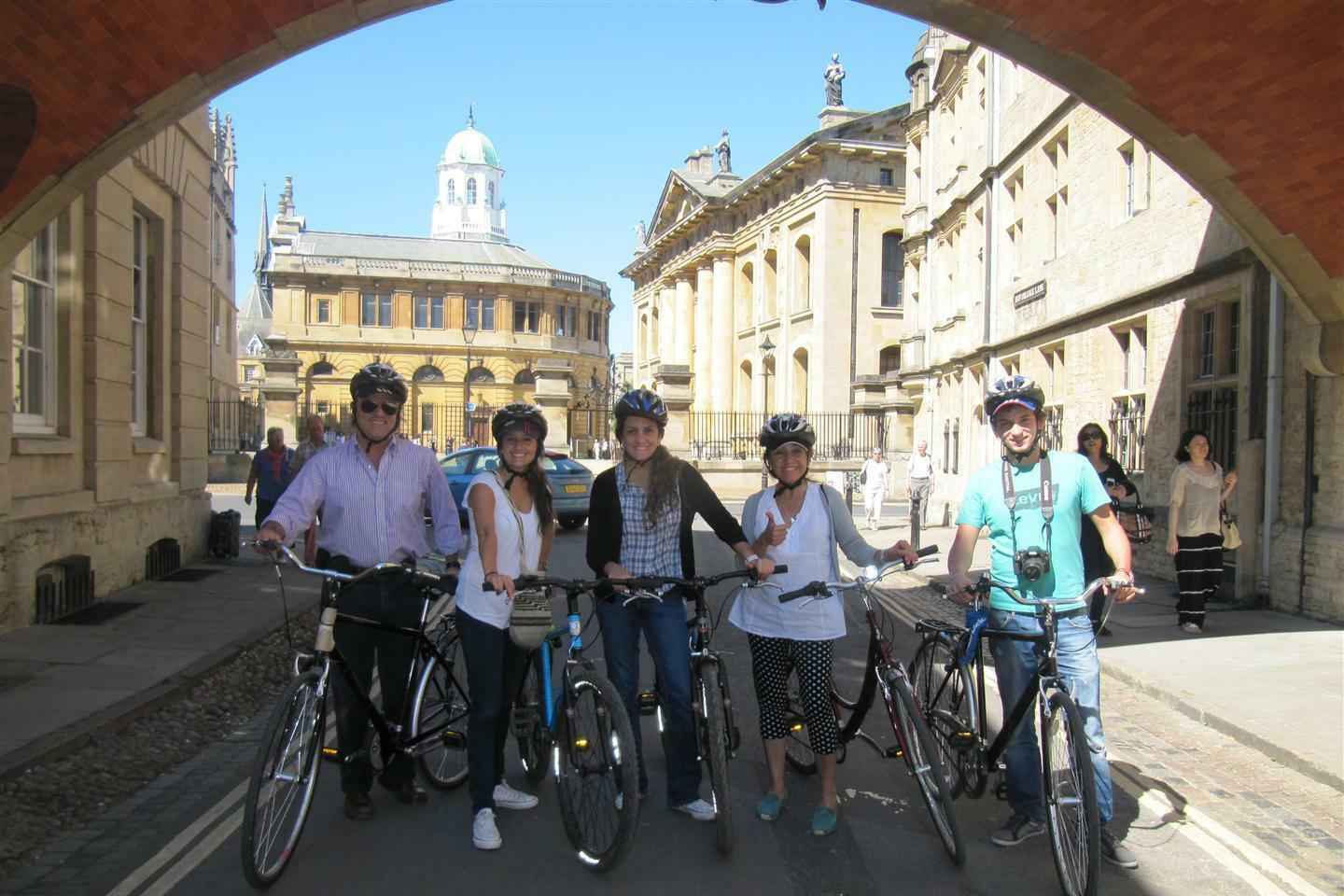 Oxford: City Bike Tour with Student Guide