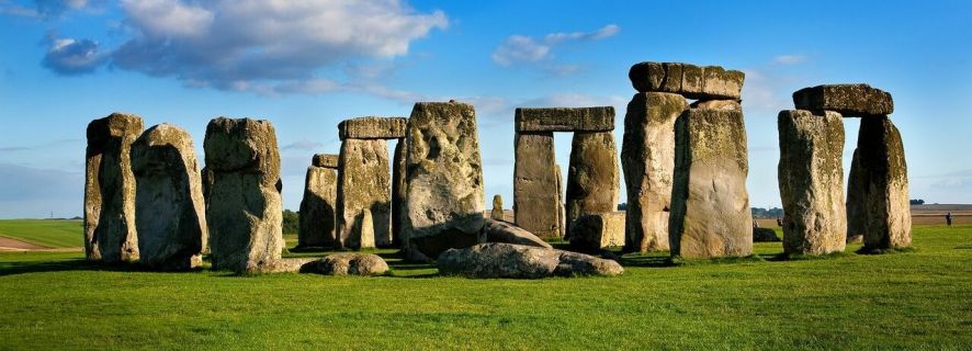 London: Stonehenge, Stratford-Upon-Avon, Bath, and Cotswolds