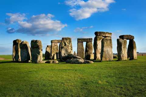 London: Stonehenge, Stratford-Upon-Avon, Bath, and Cotswolds