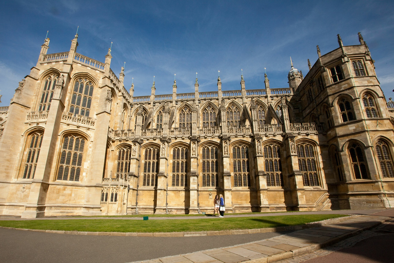 London: Windsor Castle, Stonehenge, and Bath Day Trip Tour with Entry to Stonehenge