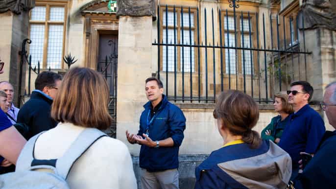 oxford private walking tour with university alumni guide