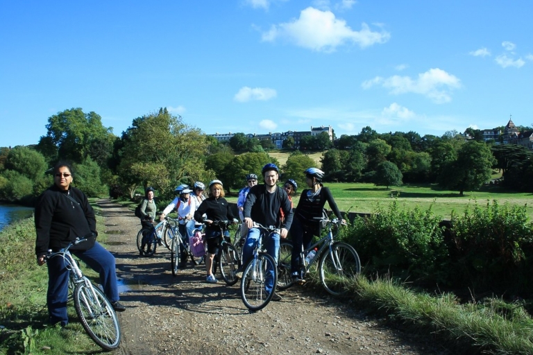 Hampton Court Palace: Fahrradtour an der ThemseHampton Court Palace: Öffentliche Fahrradtour