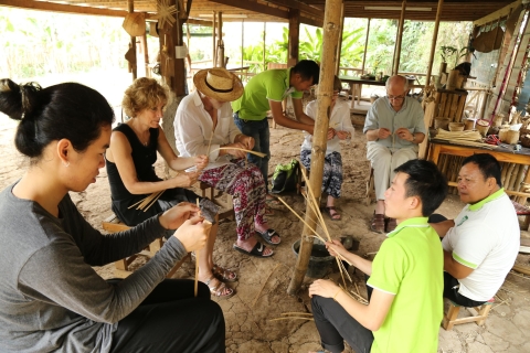 Luang Prabang: taller de tejido de bambú y clase de cocinaClase de la tarde