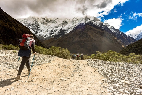 Z Cusco: klasyczny trekking Salkantay z powrotem pociągiem4-dniowa wędrówka