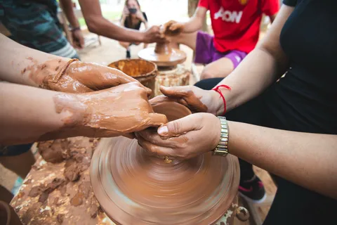 Luang Prabang : Atelier de poterie et visite à vélo du Wat Chomphet