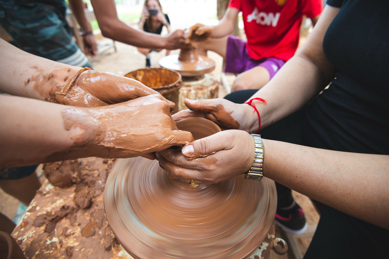 Desde Luang Prabang: recorrido en bicicleta por Pottery Village y Wat Chomphet