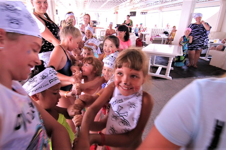 Alanya:All-Inclusive Family Boat Cruise with Beer,Wine&Lunch Barbossa No Transfer