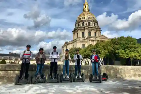 Paryż: Wycieczka grupowa po mieście na segwayu