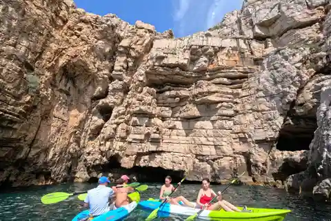 Un'avventura in kayak indimenticabile a Pola.