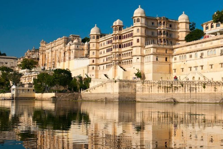 Transfer z Jodhpur do Udaipur przez świątynię Jain w Ranakpur