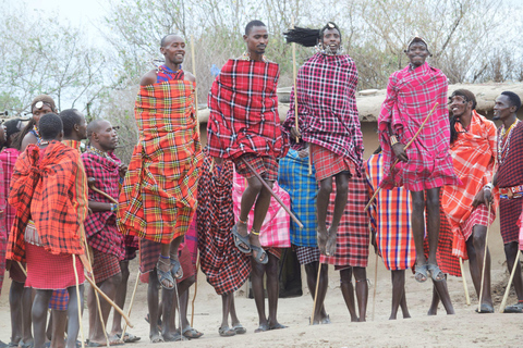 TOUR GIORNALIERO DI ESPERIENZA CULTURALE NEI VILLAGGI MASAI.TOUR DI UN GIORNO DELL&#039;ESPERIENZA CULTURALE DEL VILLAGGIO MASAI.