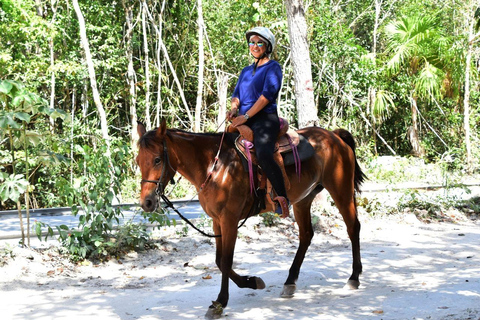 Cancún: Excursión a Caballo con ATV, Tirolinas y CenoteATV compartido desde Tulum