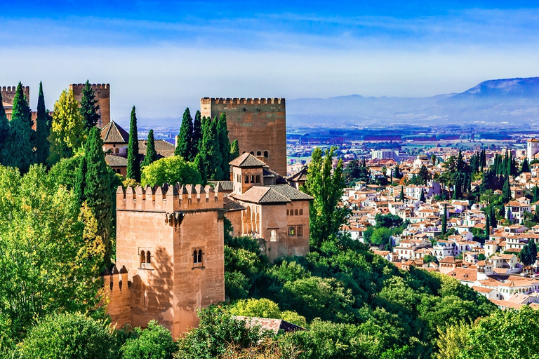 Granada: Alhambra-tur i en Premium-gruppTur på tyska