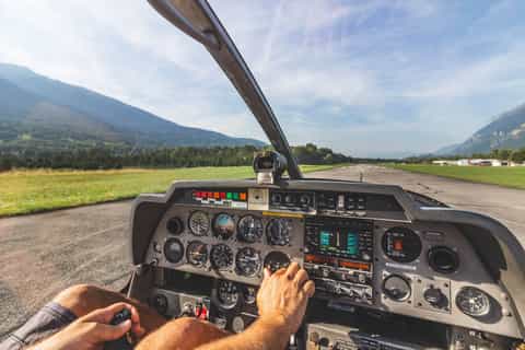 Loire Valley: Private Scenic Flight with Local Pilot