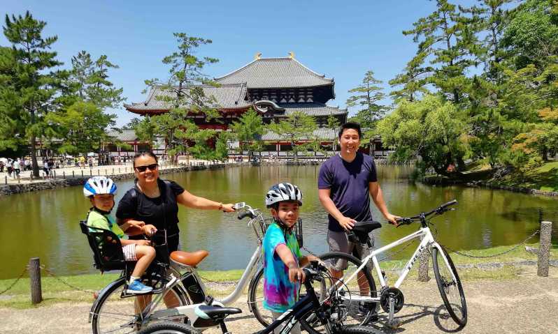 Nara: Nara Park Private Family Bike Tour with Lunch