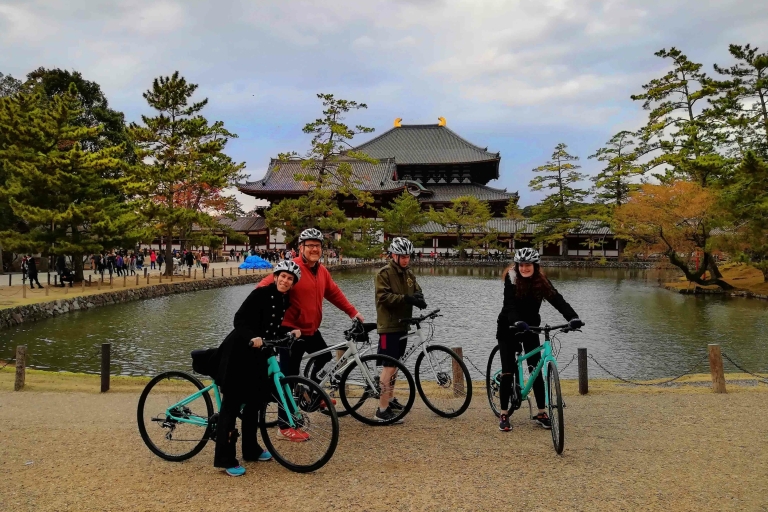 Nara: Prywatna rodzinna wycieczka rowerowa Nara Park z lunchemZ japońskim obiadem
