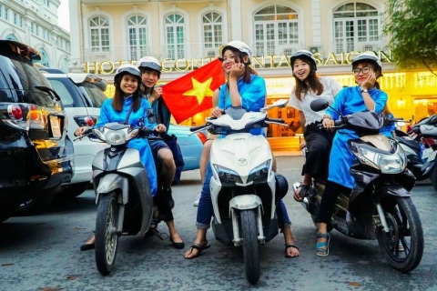 Ho Chi Minh: tour gastronómico en moto con conductoras exclusivamente femeninasTour para grupos pequeños con recogida en el hotel de los distritos 1, 3 y 4