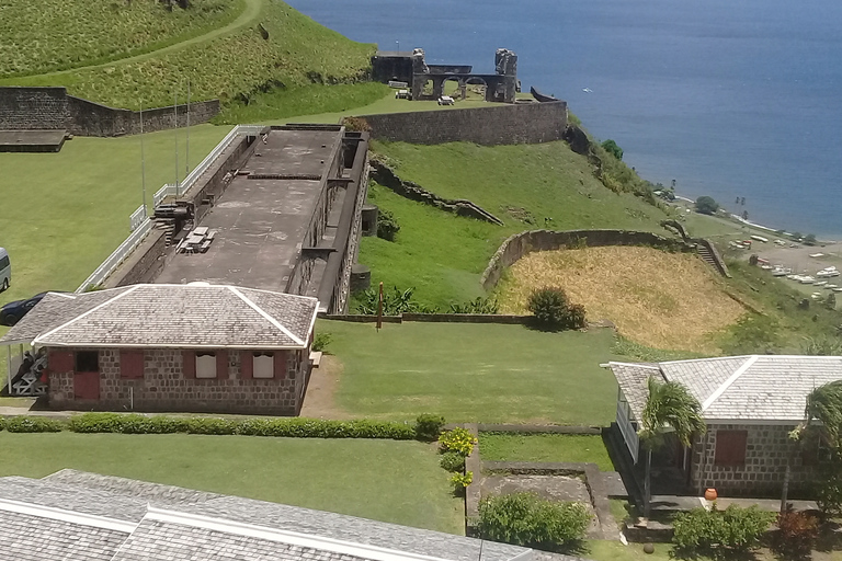 Panoramische bezienswaardigheidstour (Brimstone Hill & Batik)St. Kitts en Nevis: bezoek aan panoramische vesting Brimstone Hill