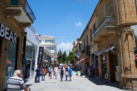 Desde Ayia Napa y Protaras: visita guiada en Nicosia