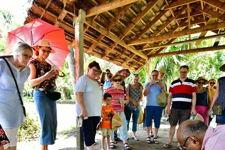 Kochi: Ultimate Kerala and Kumbalangi Village Same Day Tour