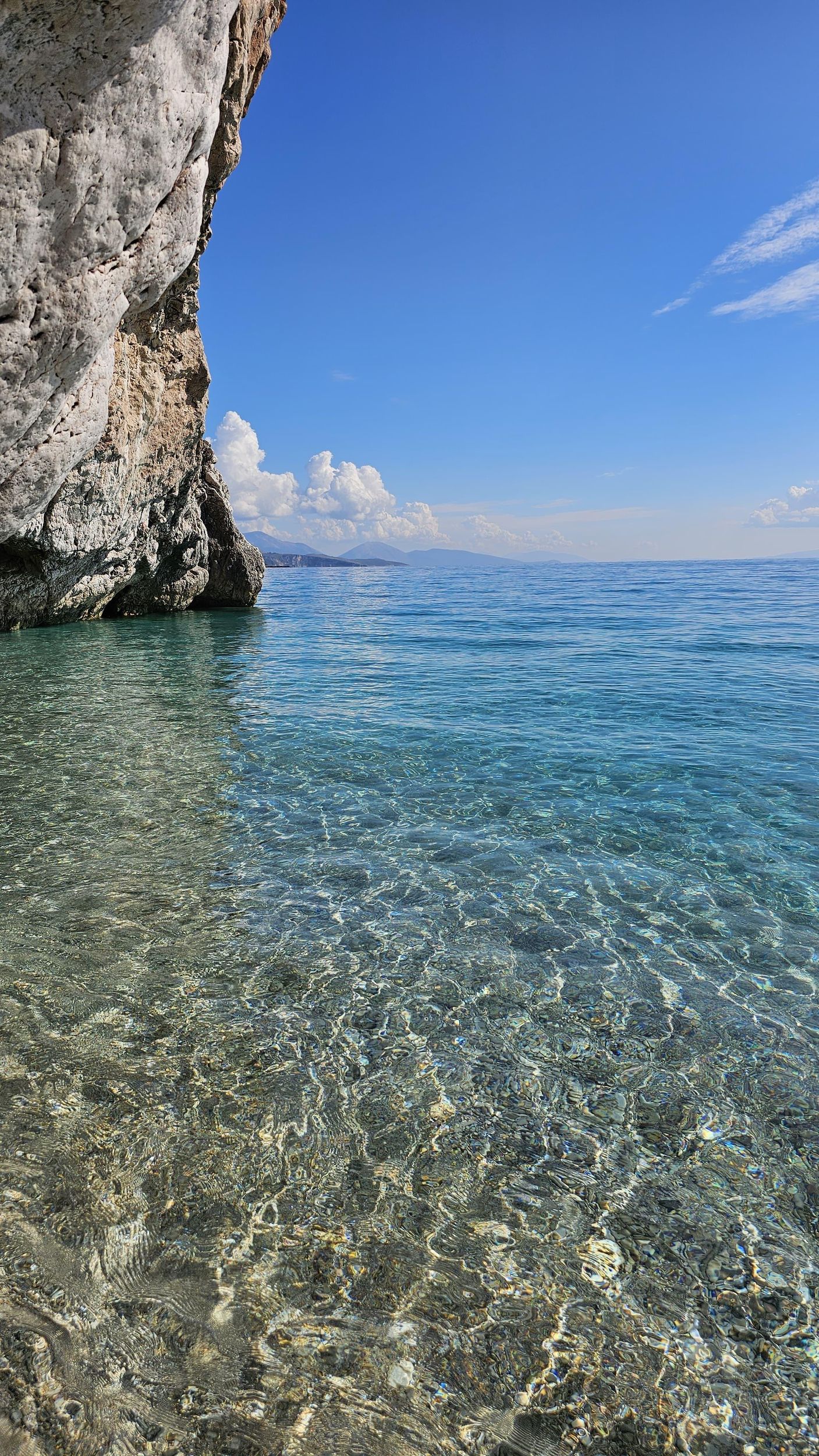 Himara: Bootstour mit Schnorcheln und Wassersport