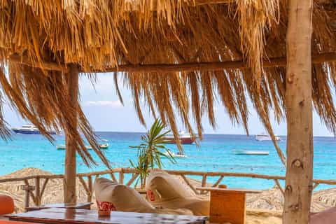 Hurghada: Luxury Sailing Trip to Orange Bay with Lunch