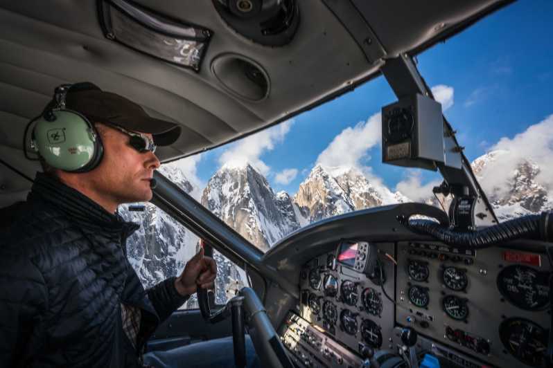 Talkeetna: Denali Flyer Flight Tour with Glacier Landing