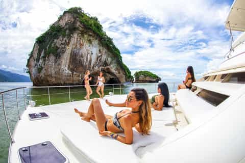 Puerto Vallarta: Luxury Catamaran Trip with Snorkeling