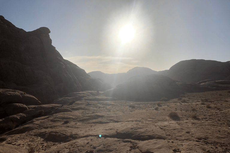 Wadi Rum: Caminhada e escalada na montanha Burdah + almoço tradicional