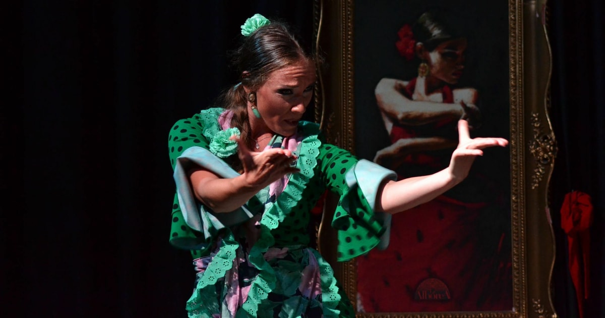 Granada: Flamenco Show In La Alboreá | GetYourGuide