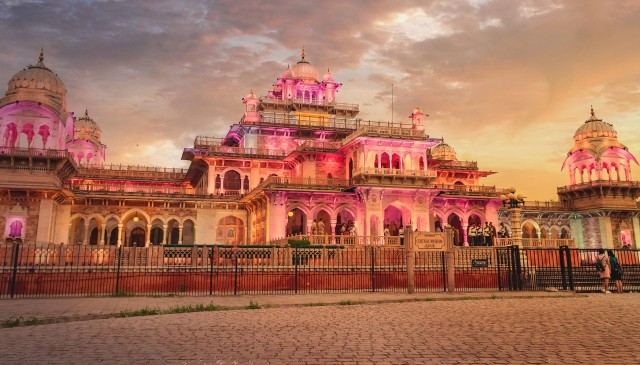 Visit Jaipur Full-Day sightseeing Tour By Tuk Tuk & guide in Mussoorie
