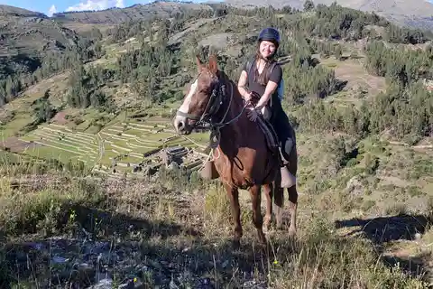 Cusco : Visite guidée de Sacsayhuaman et balade à cheval d'une heure