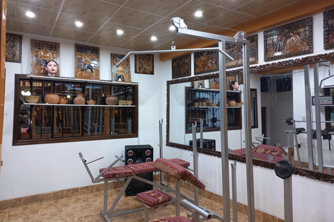 Desde La Paz: Tour guiado a la Sala de Arte Cholitas y show Lucha libre