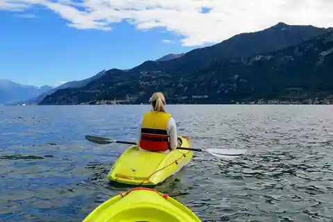 Lago Como: excursão de caiaque para grupos pequenos