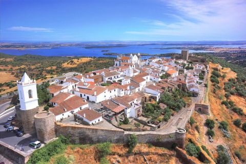De Lisboa: Tour de um dia por Évora e Monsaraz com degustação de vinhos