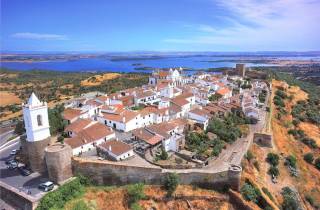 Von Lissabon aus: Évora und Monsaraz Tagestour mit Weinverkostung