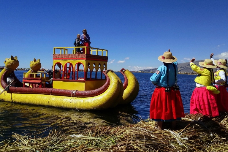 Von Puno aus: Halbtagestour zu den schwimmenden Inseln der UrosTour mit Hotelabholung