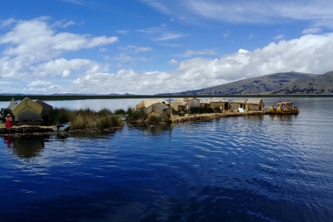 Van Puno: drijvende eilanden van de Uros-halve dagtourTour vanaf de haven van Puno